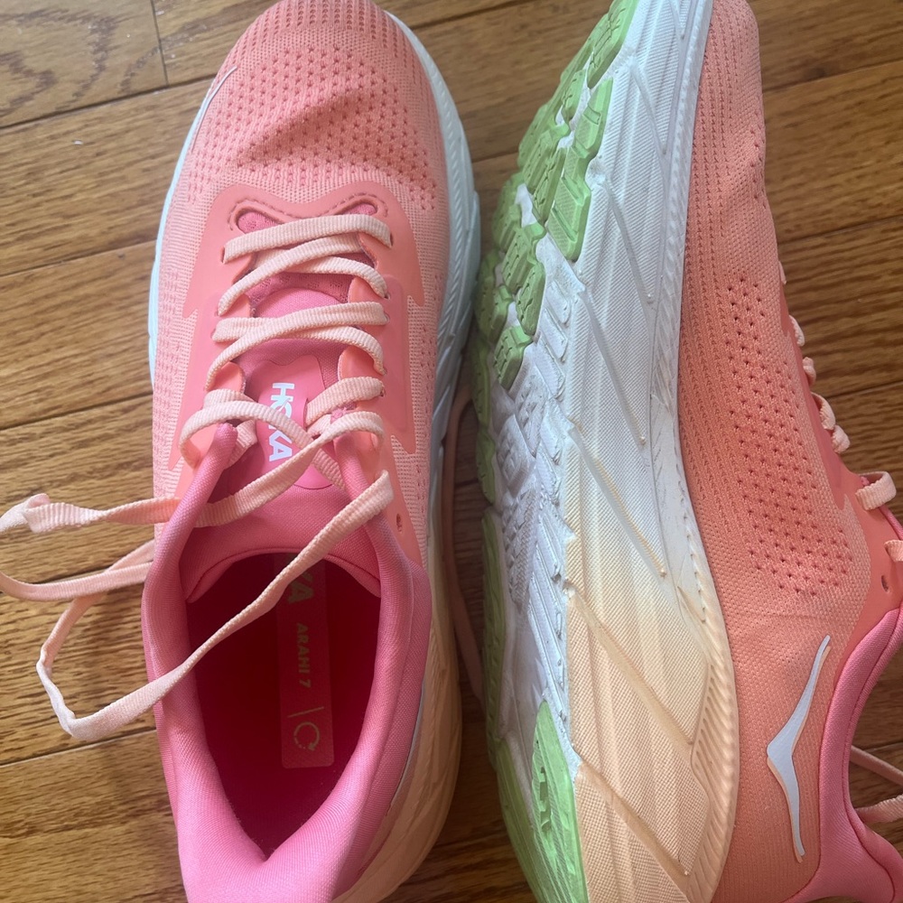 Hoka Arahi 7 - Coral - Picture 2 of 11